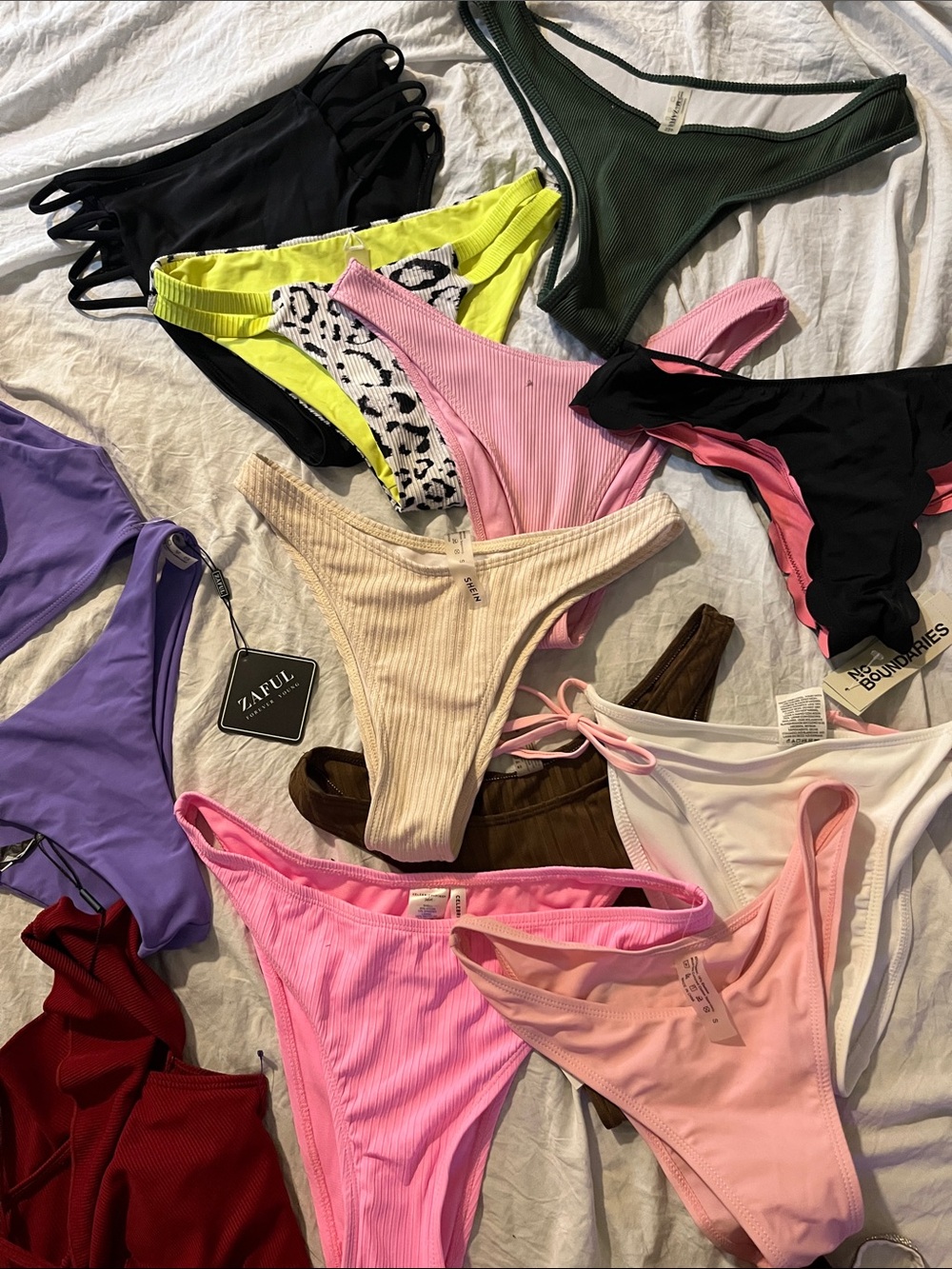 Women's swim bottoms / tops & sets
